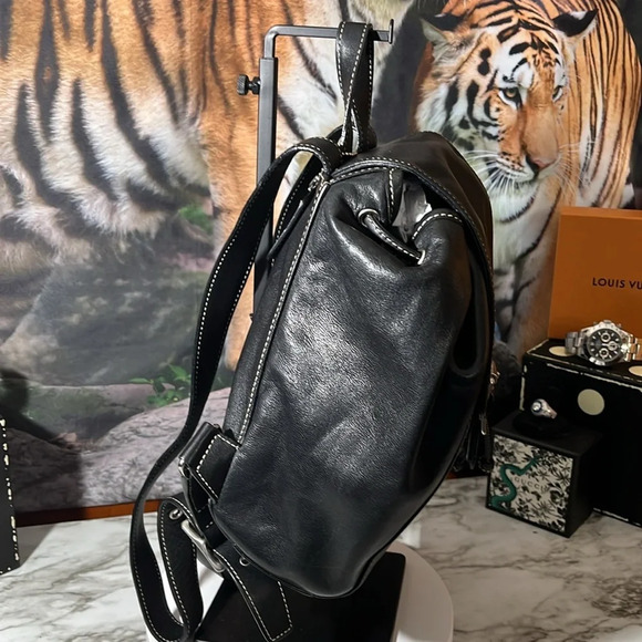 COACH BLACK LEATHER BACKPACK IN EUC - Picture 4 of 17
